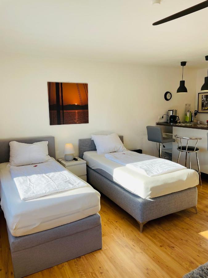 Messe Apartment Am Rhein Keulen Buitenkant foto